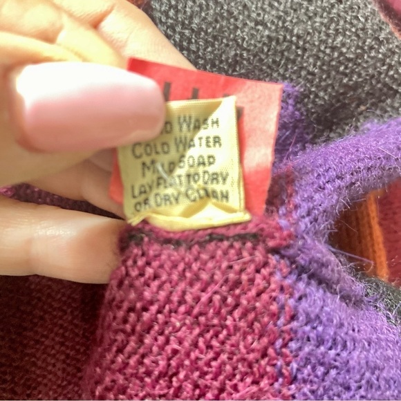 Peruvian Alpaca Zip up Cardigan, geometric rainbow pattern, size Small - Picture 11 of 14